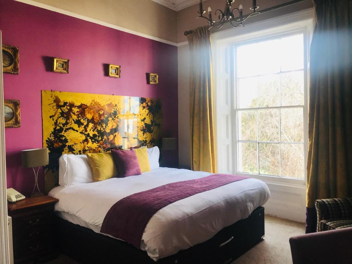 Clarence Court Hotel Cheltenham Bagian luar foto