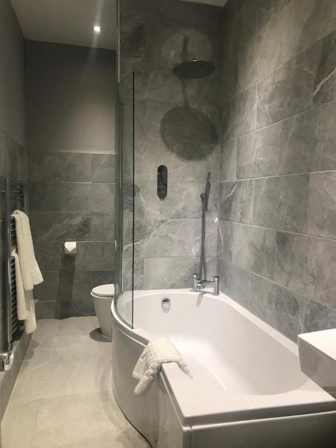 Clarence Court Hotel Cheltenham Bagian luar foto