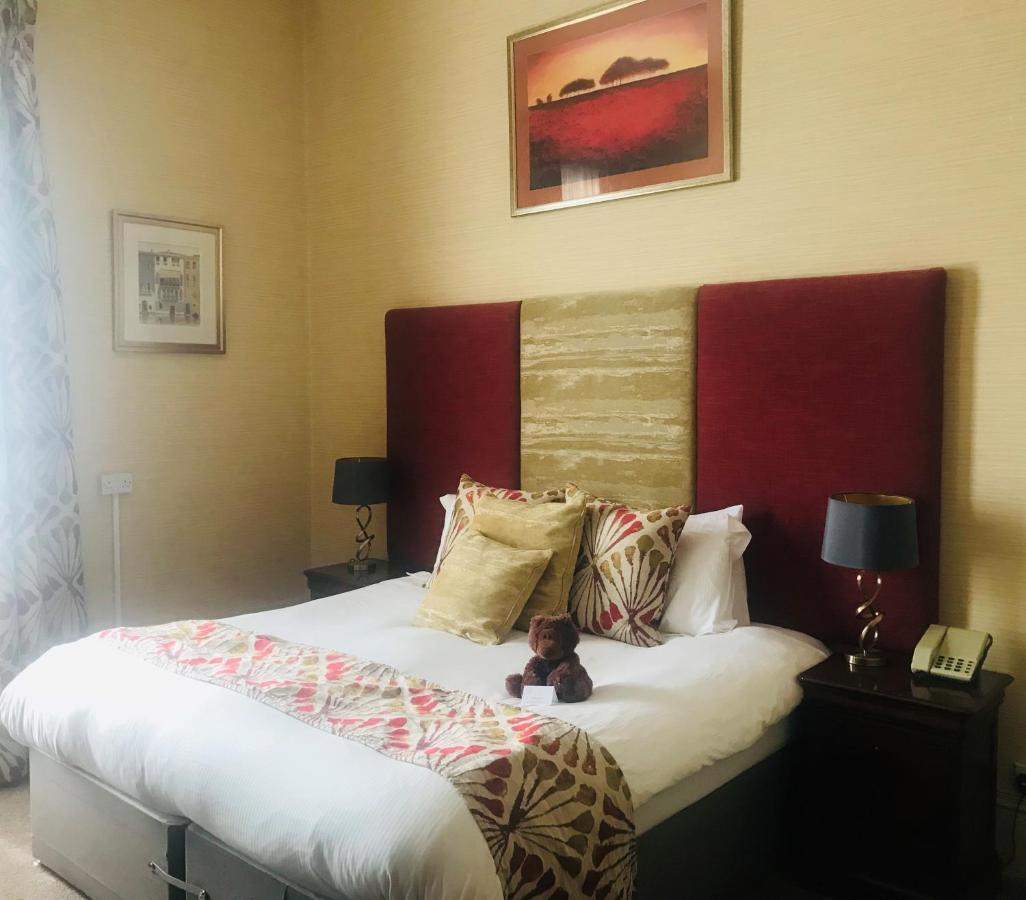 Clarence Court Hotel Cheltenham Bagian luar foto