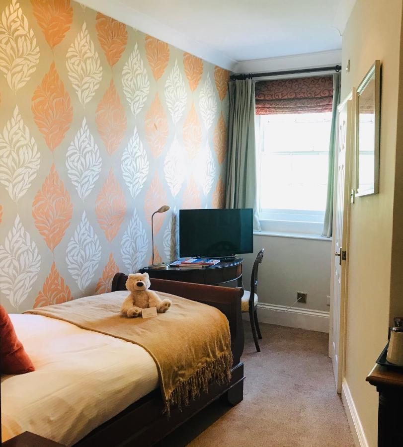 Clarence Court Hotel Cheltenham Bagian luar foto