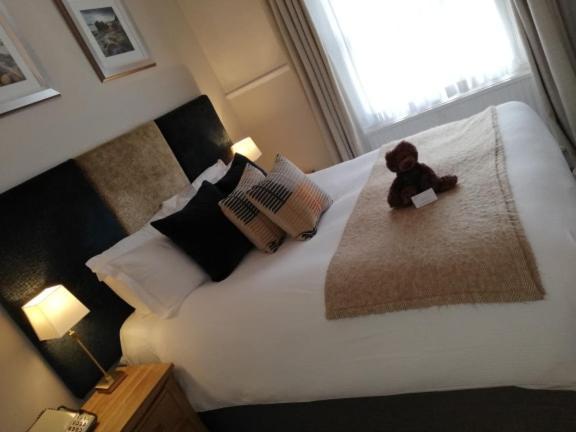 Clarence Court Hotel Cheltenham Bagian luar foto