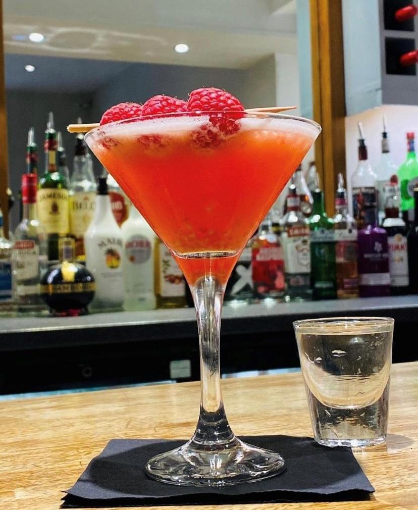 Clarence Court Hotel Cheltenham Bagian luar foto