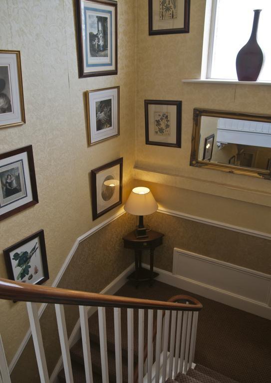 Clarence Court Hotel Cheltenham Bagian luar foto