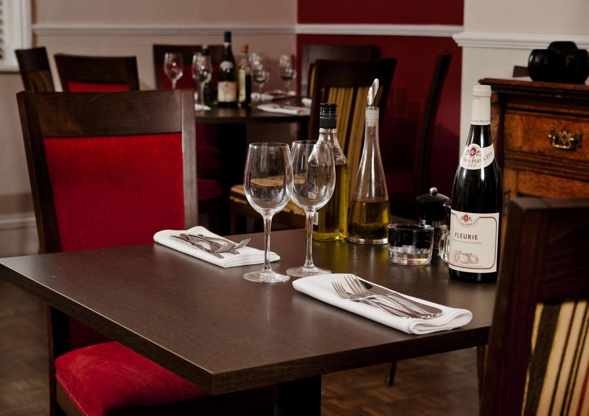 Clarence Court Hotel Cheltenham Bagian luar foto